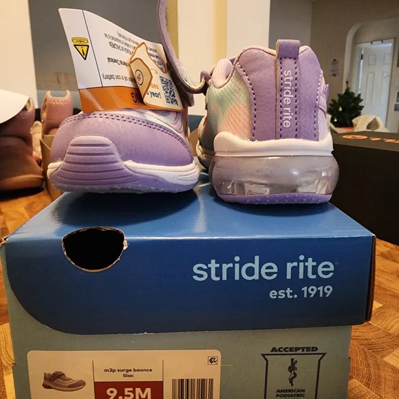 Stride Rite Kids Light Up Sneakers - Picture 1 of 2